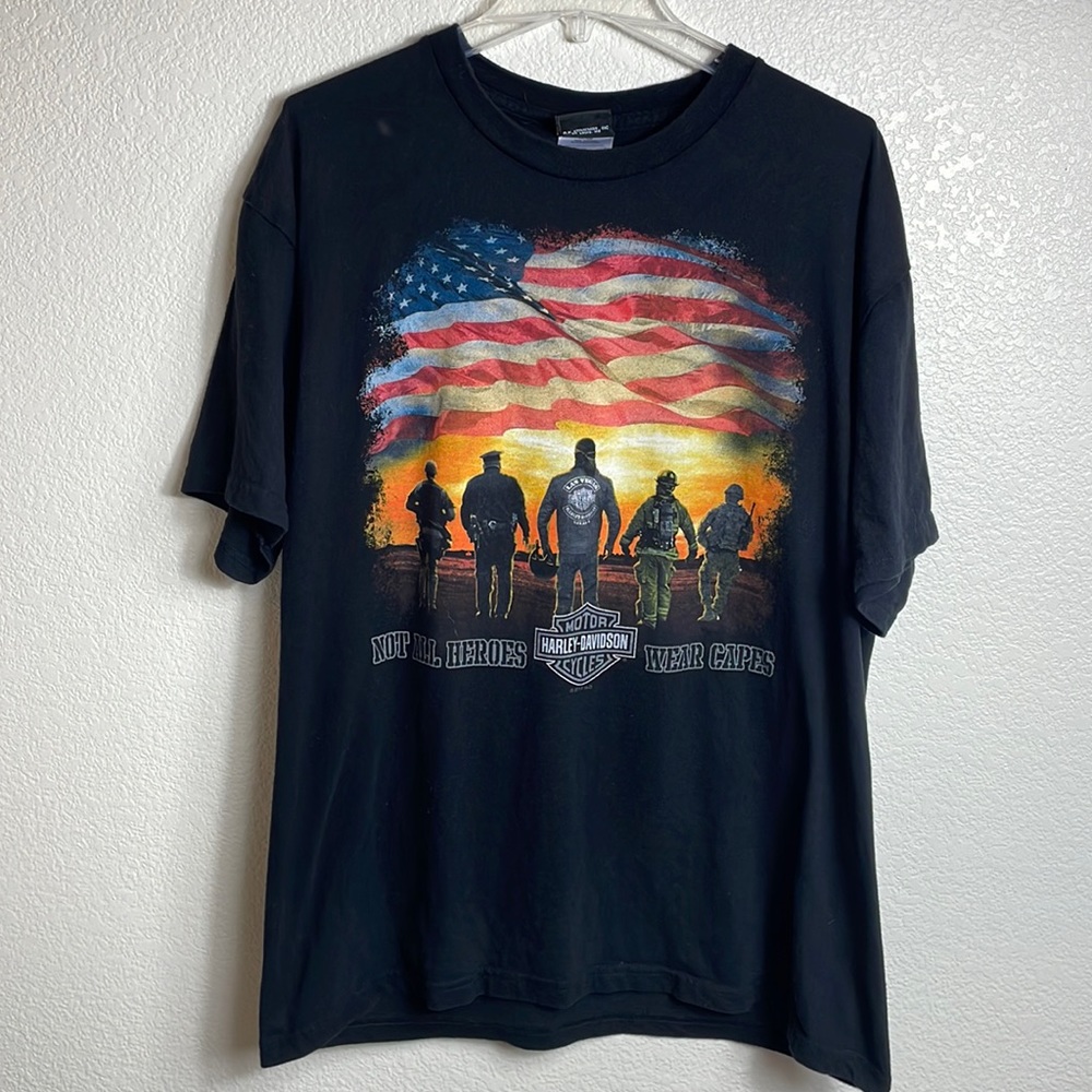 Harley-Davidson “Not All Hero’s Wear Capes” Las Vegas T-shirt XL